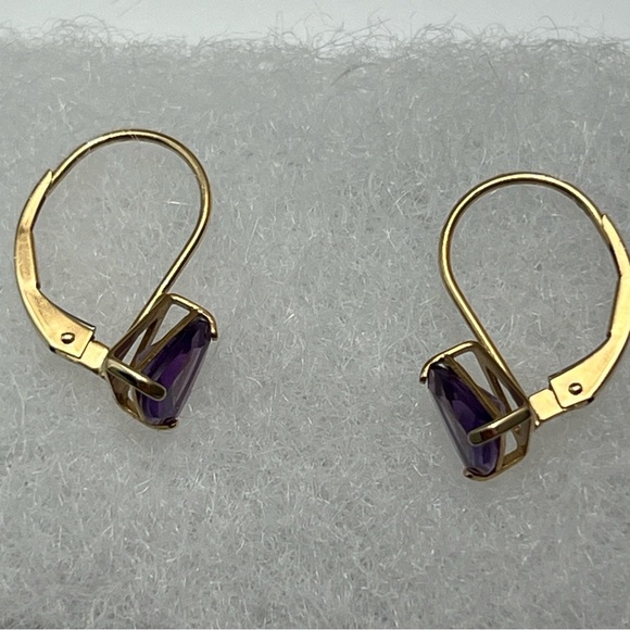 14K Yellow Gold Trillion Cut Leaver Back Earrings 1.4g - Picture 6 of 8